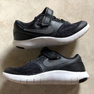 Nike Flex Experience Boys Tennis size 12 Shoes